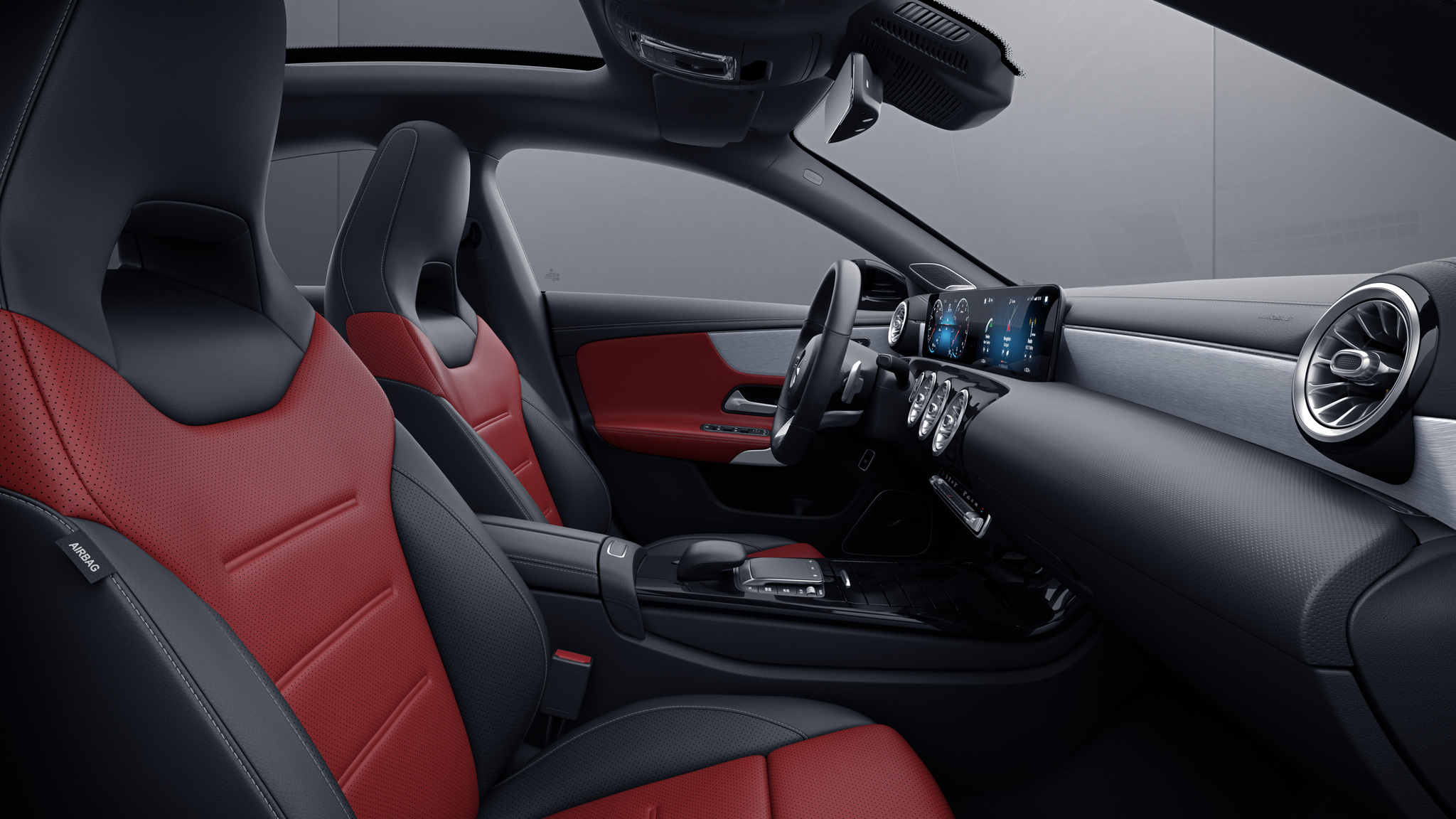 Habitacle de la Mercedes CLA avec une sellerie Cuir bicolore - rouge classique noir