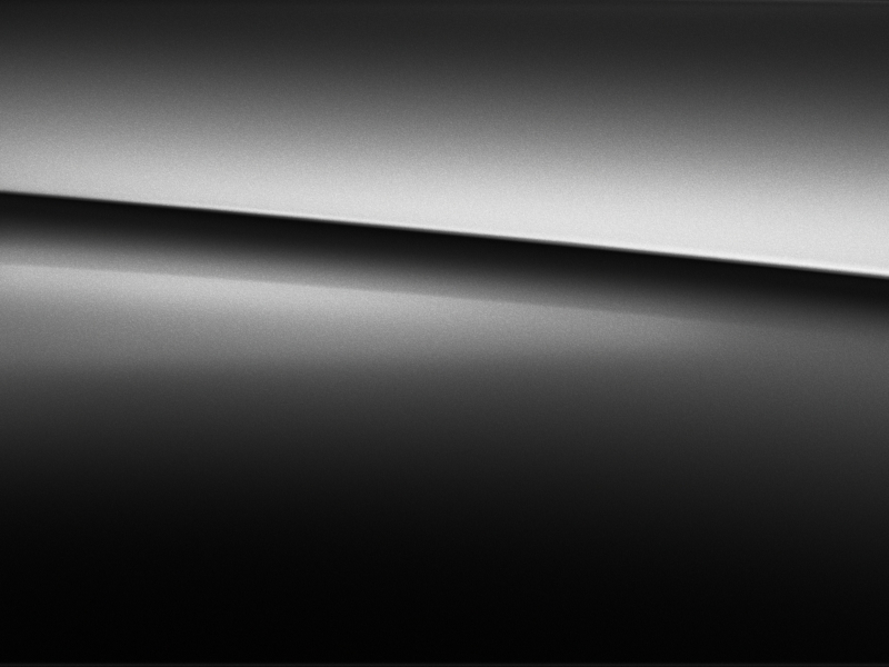 Vue de trois quarts de profil de la Mercedes GLE avec la peinture Métallisé - noir obsidienne 