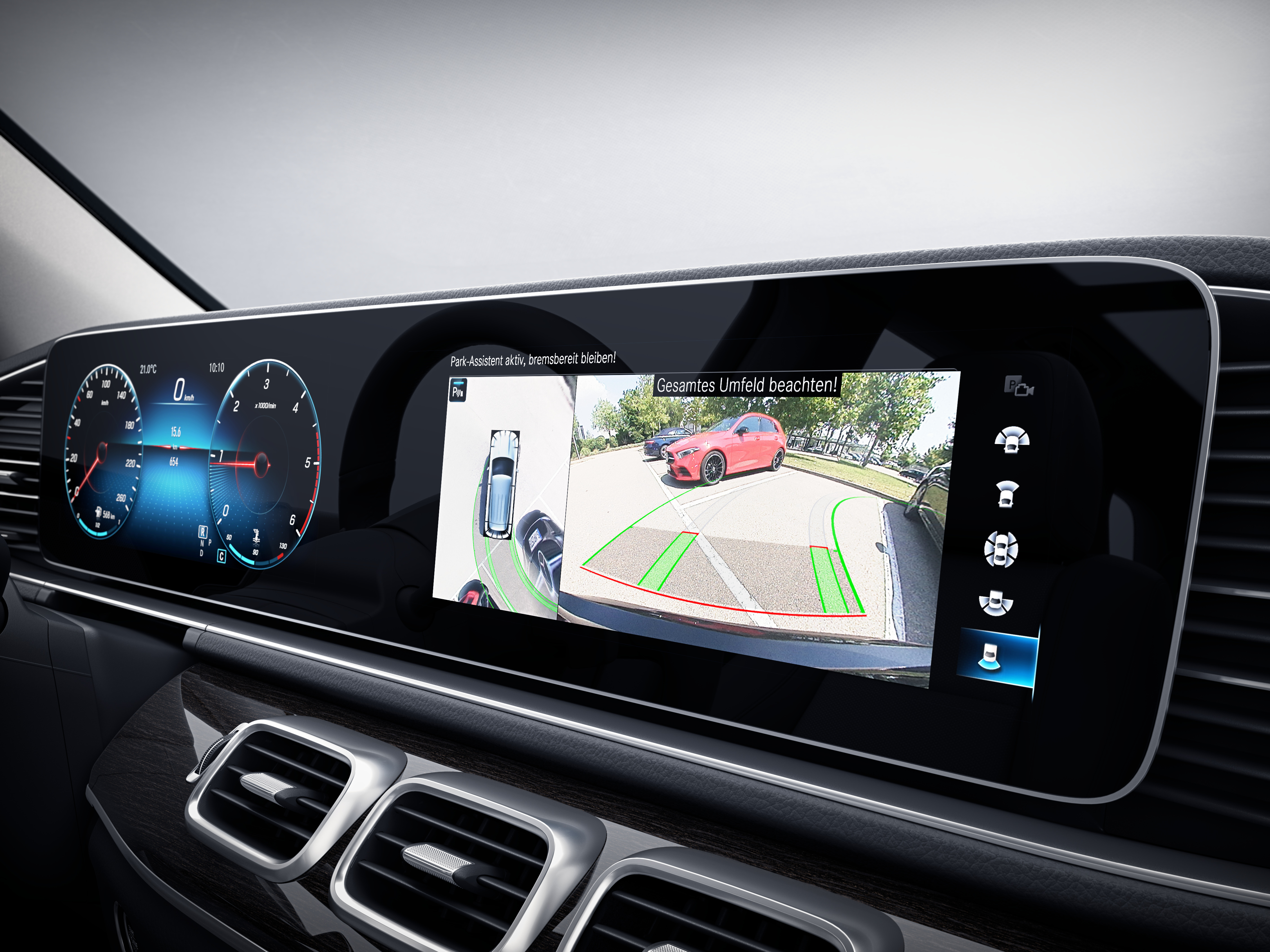  Écran tactile de la Mercedes GLS montrant le système de stationnement à l'aide du caméra panoramique - Finition Luxury 