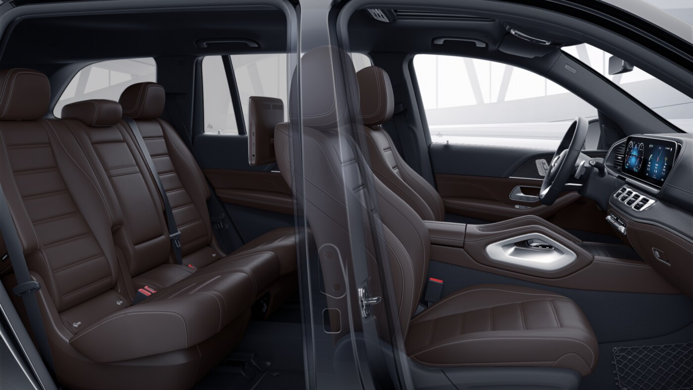 Habitacle avant et arrière de la Mercedes GLS, Finition AMG Line avec une couleur marron foncée