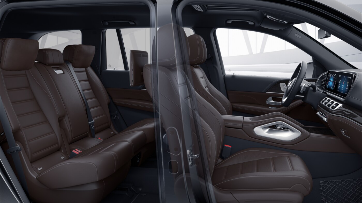 Habitacle avant et arrière de la Mercedes GLS, Finition AMG Line Plus avec une couleur marron foncée