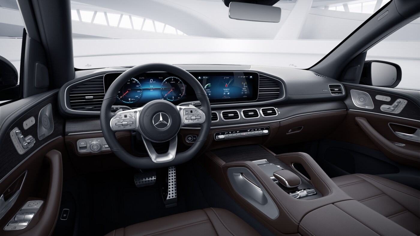 Poste de conduite de la Mercedes GLS AMG Line avec vue sur l’écran tactile, sellerie et console centrale