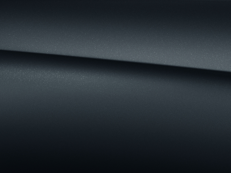 Vue de trois quarts de profil de la Mercedes-Benz classe G avec la Peinture magno - Noir nocturne magno G manufaktur 