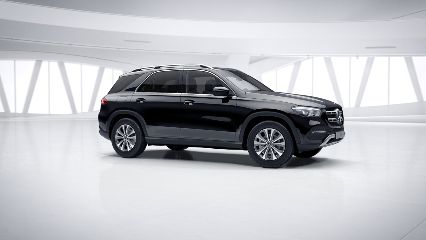 Mercedes Benz GLE Finition Avantgarde Noir : Vue de trois quarts de profil à l'arrêt