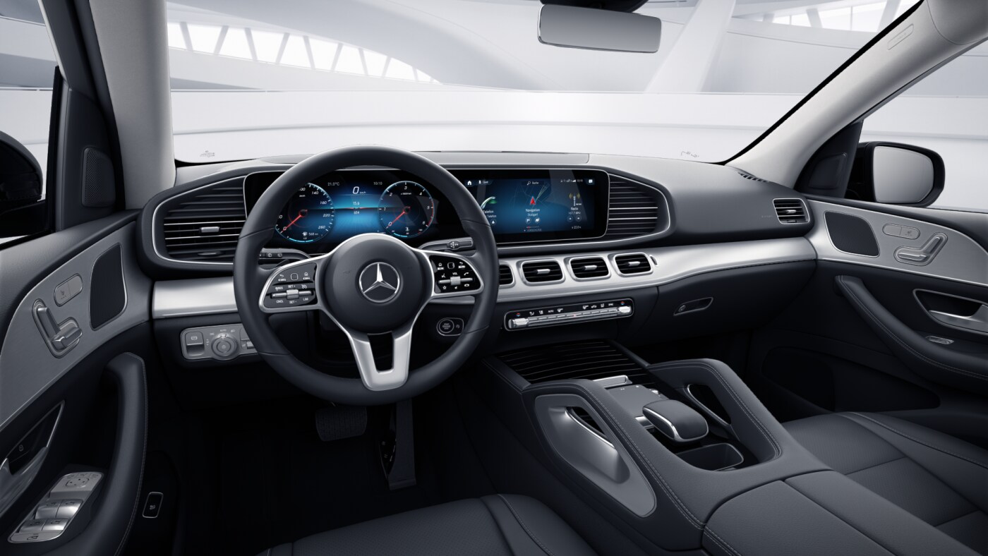 Poste de conduite de la Mercedes GLE Avantgarde avec vue sur l’écran tactile, sellerie et console centrale