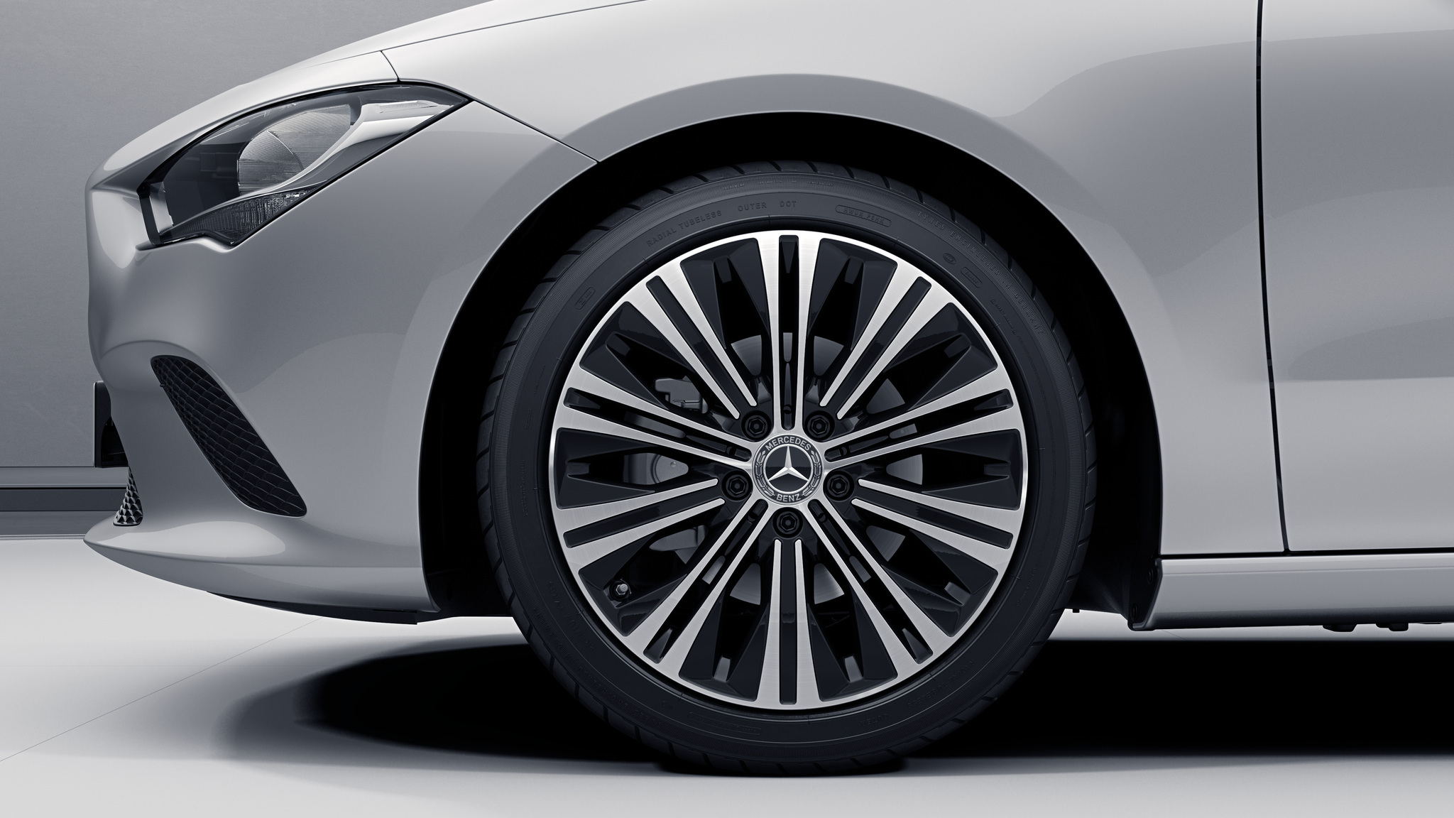 Jantes 18” à 10 doubles branches de la Mercedes-Benz CLA