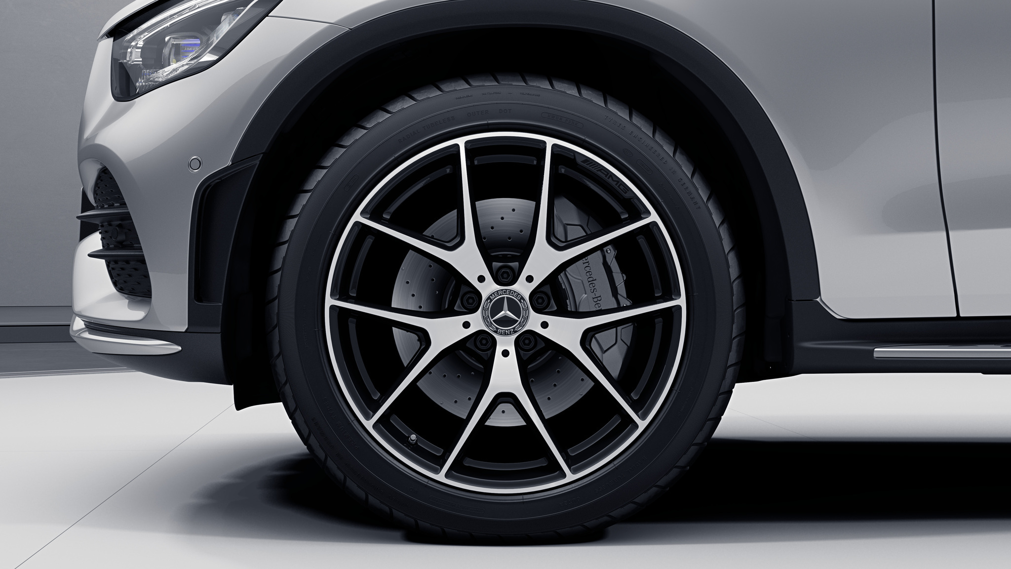 Jantes AMG 20” à 5 doubles branches noires de la Mercedes-Benz GLC Coupé 
