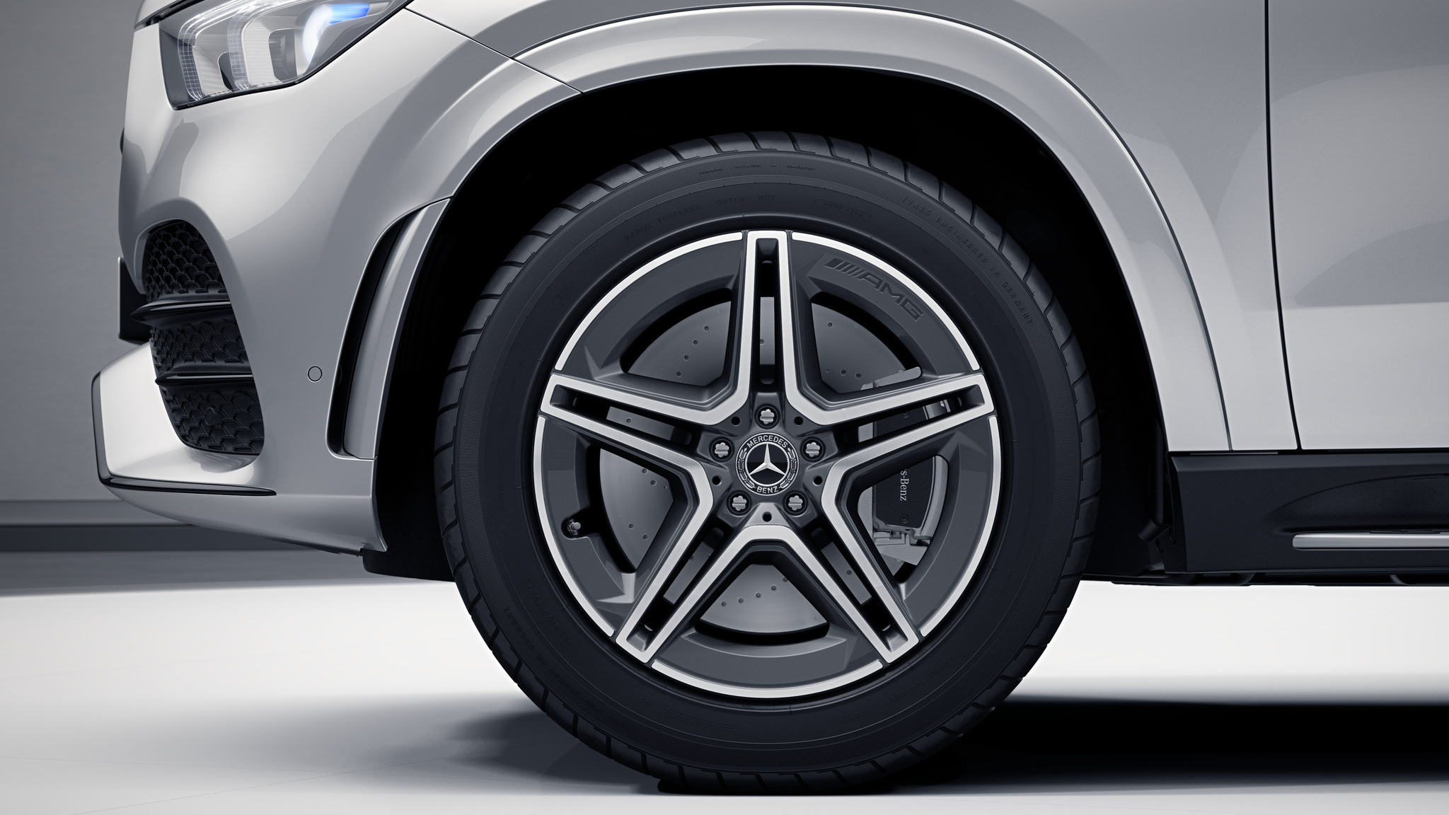 Jantes AMG 20'' à 5 doubles branches de la Mercedes GLE	