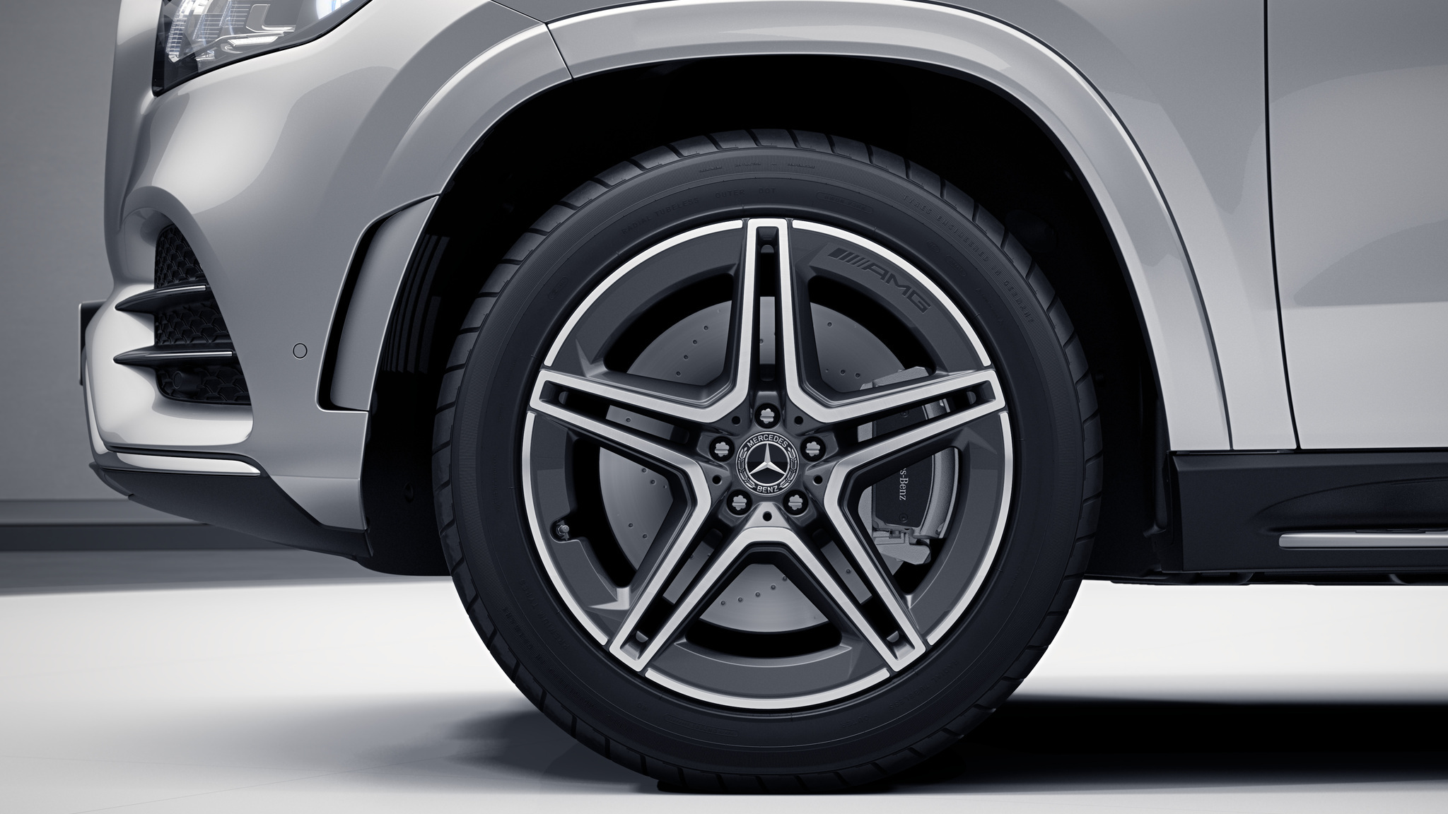 Jantes AMG 21” à 5 doubles branches de la Mercedes-Benz GLS