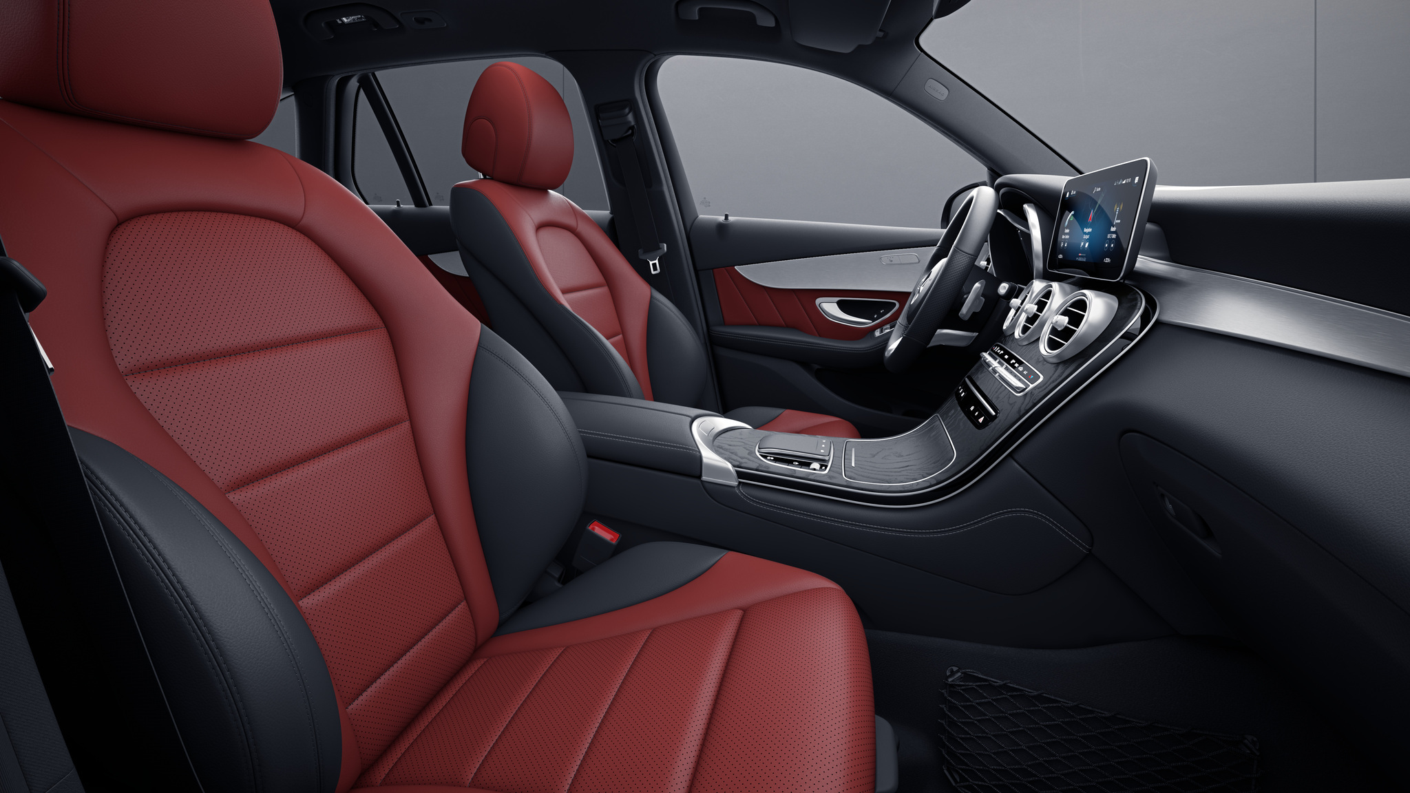 Habitacle de la Mercedes GLC Coupé avec une Sellerie Similicuir Artico Bicolore - rouge craneberry noir 