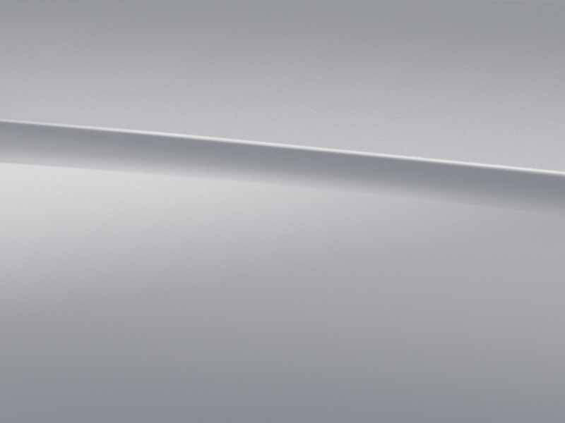 Vue de trois quarts de profil de la Mercedes Classe A Berline avec la peinture Métallisé blanc numérique