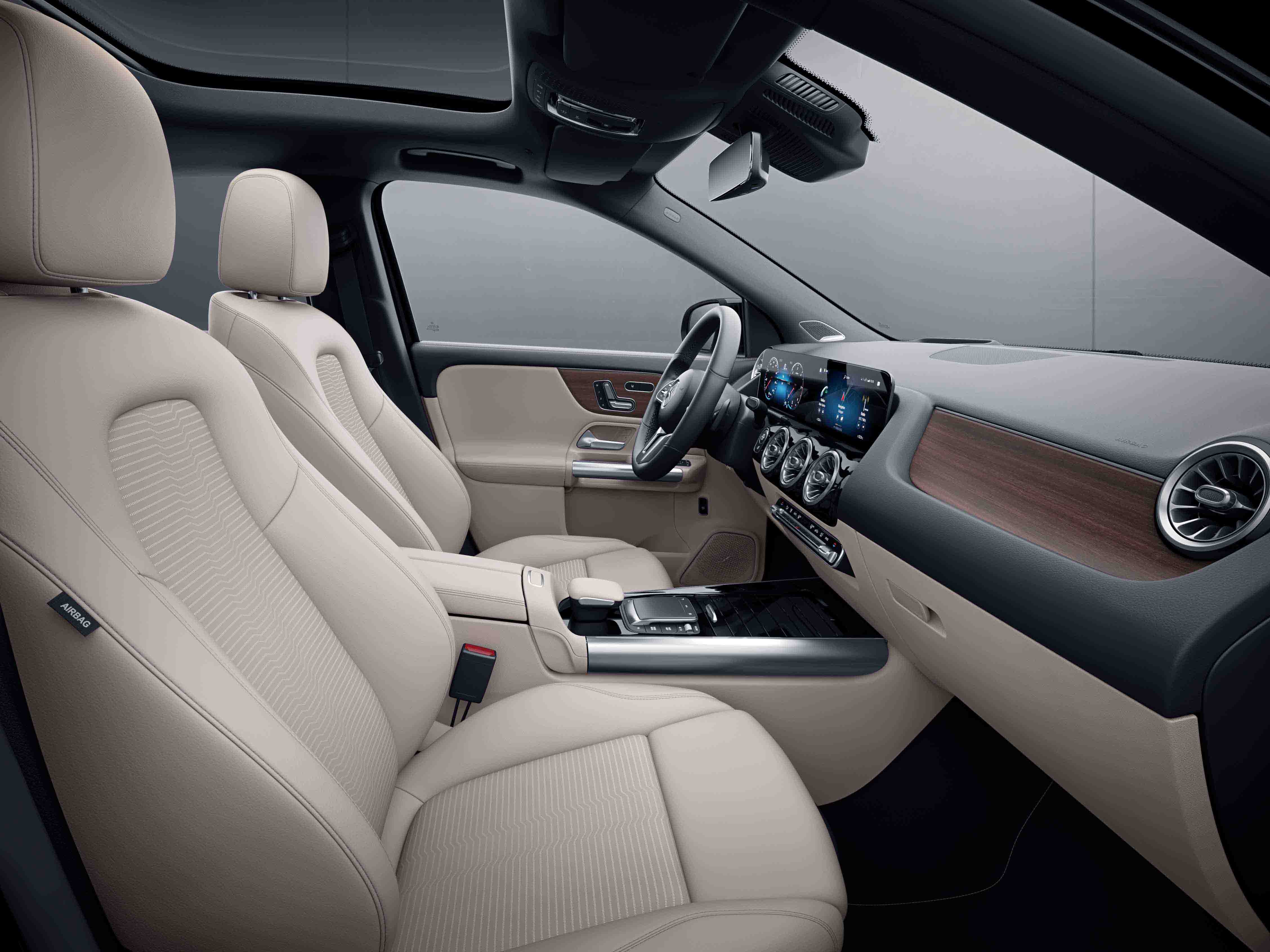 Habitacle de la Mercedes Classe GLA avec une Sellerie Similicuir Tissu - beige Noir
