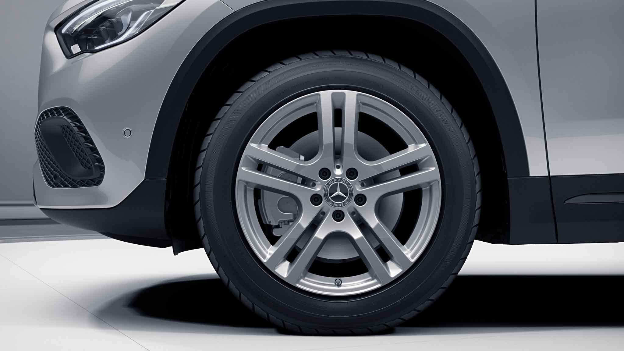 Jantes 18 à 5 doubles branches de la Mercedes-Benz GLA