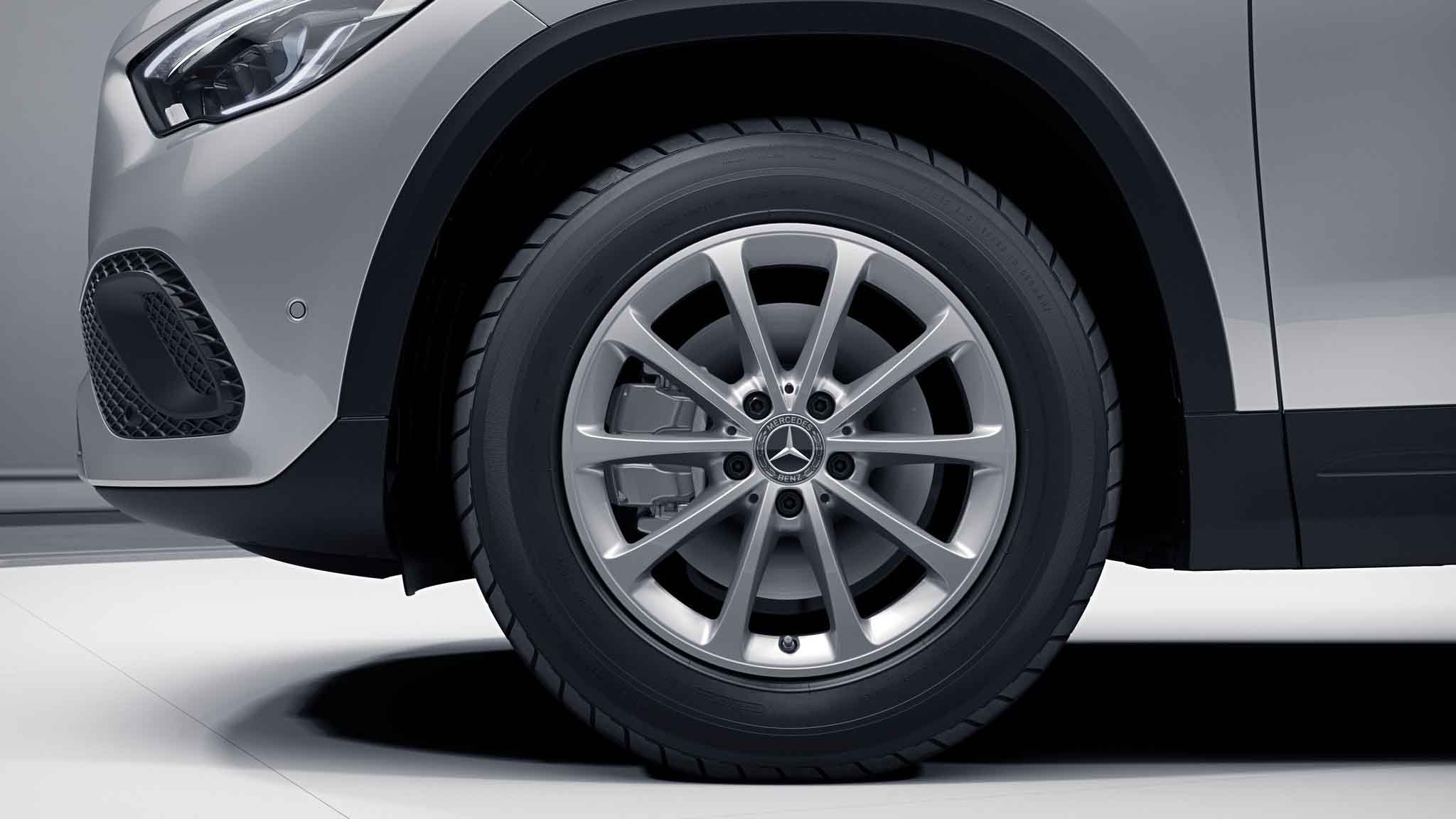 Jantes 17 à 10 branches de la Mercedes-Benz GLA 