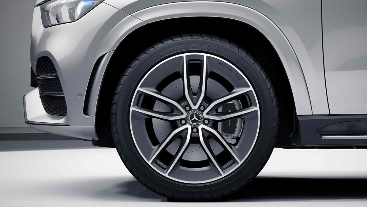 Jantes alliage AMG 21'' multibranches de la Mercedes GLE Coupé	