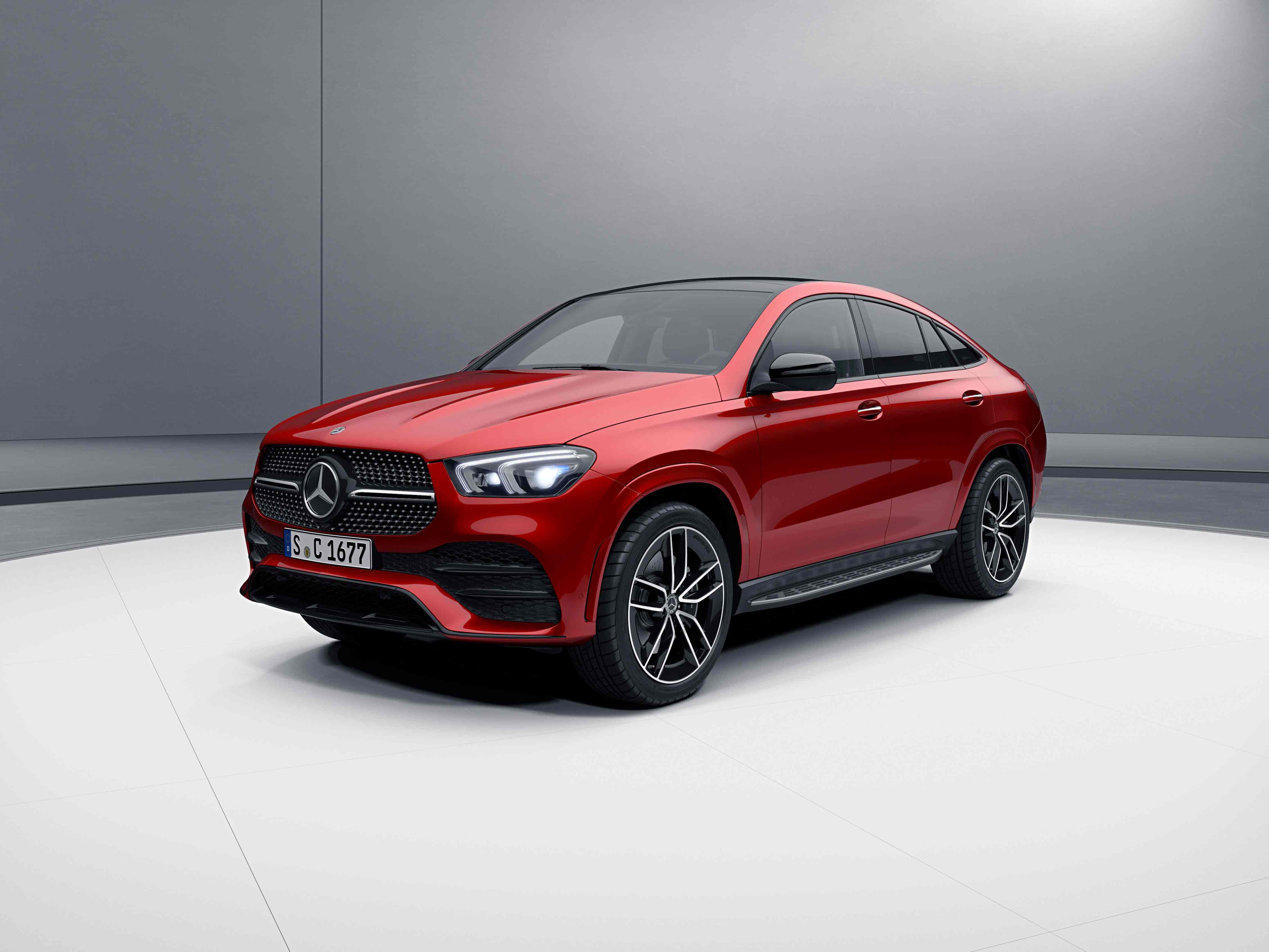 Extérieur de la Mercedes GLE Coupé - Peinture designo rouge jacinthe métallisé designo