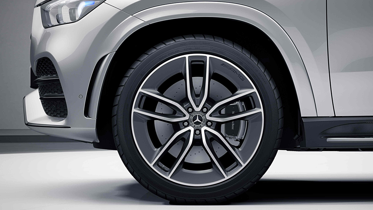 Jantes alliage AMG 22'' à 5 doubles branches de la Mercedes GLE Coupé	