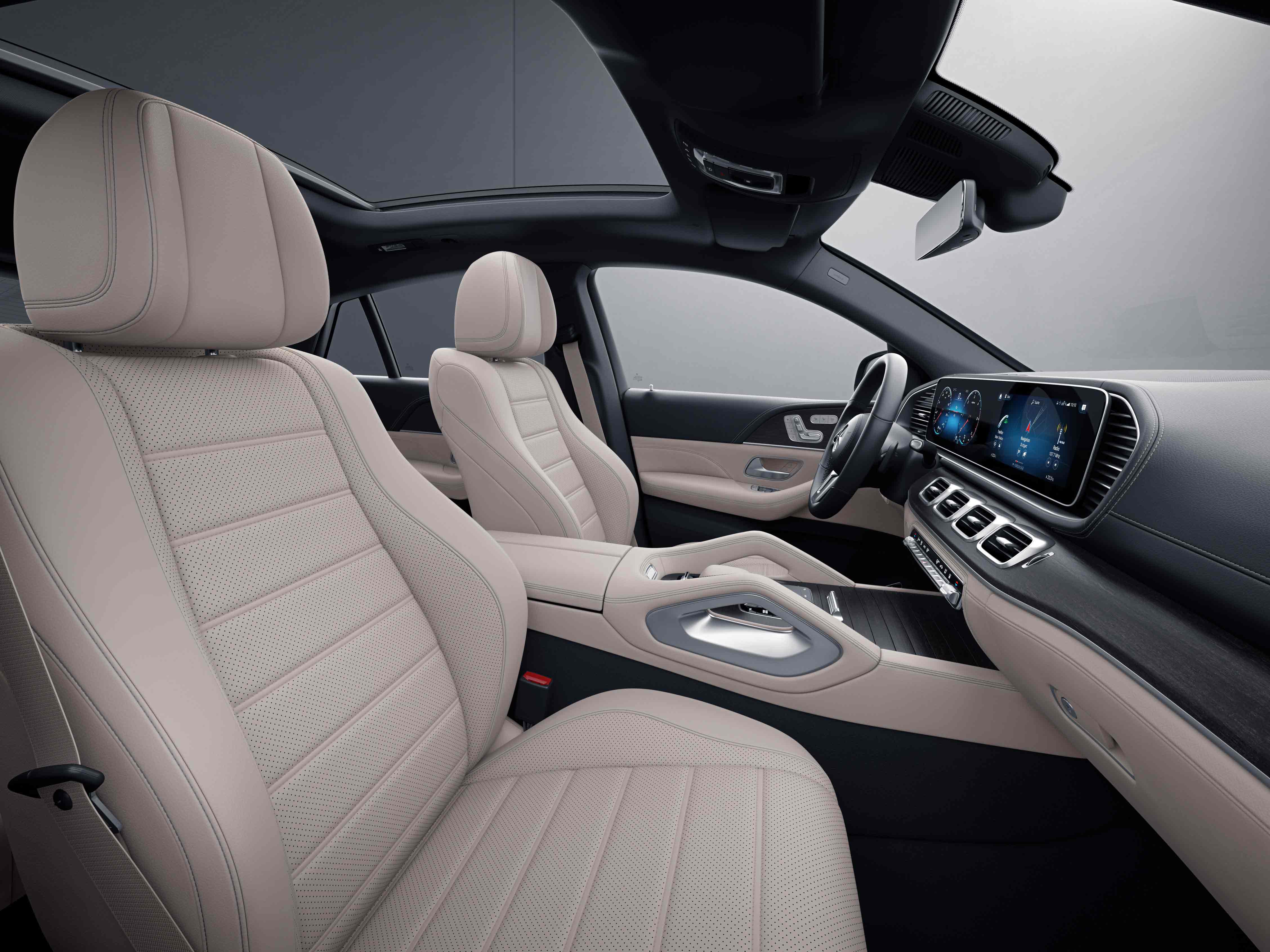 Habitacle de la Mercedes GLE Coupé - Sellerie Cuir beige - macchiato noir
