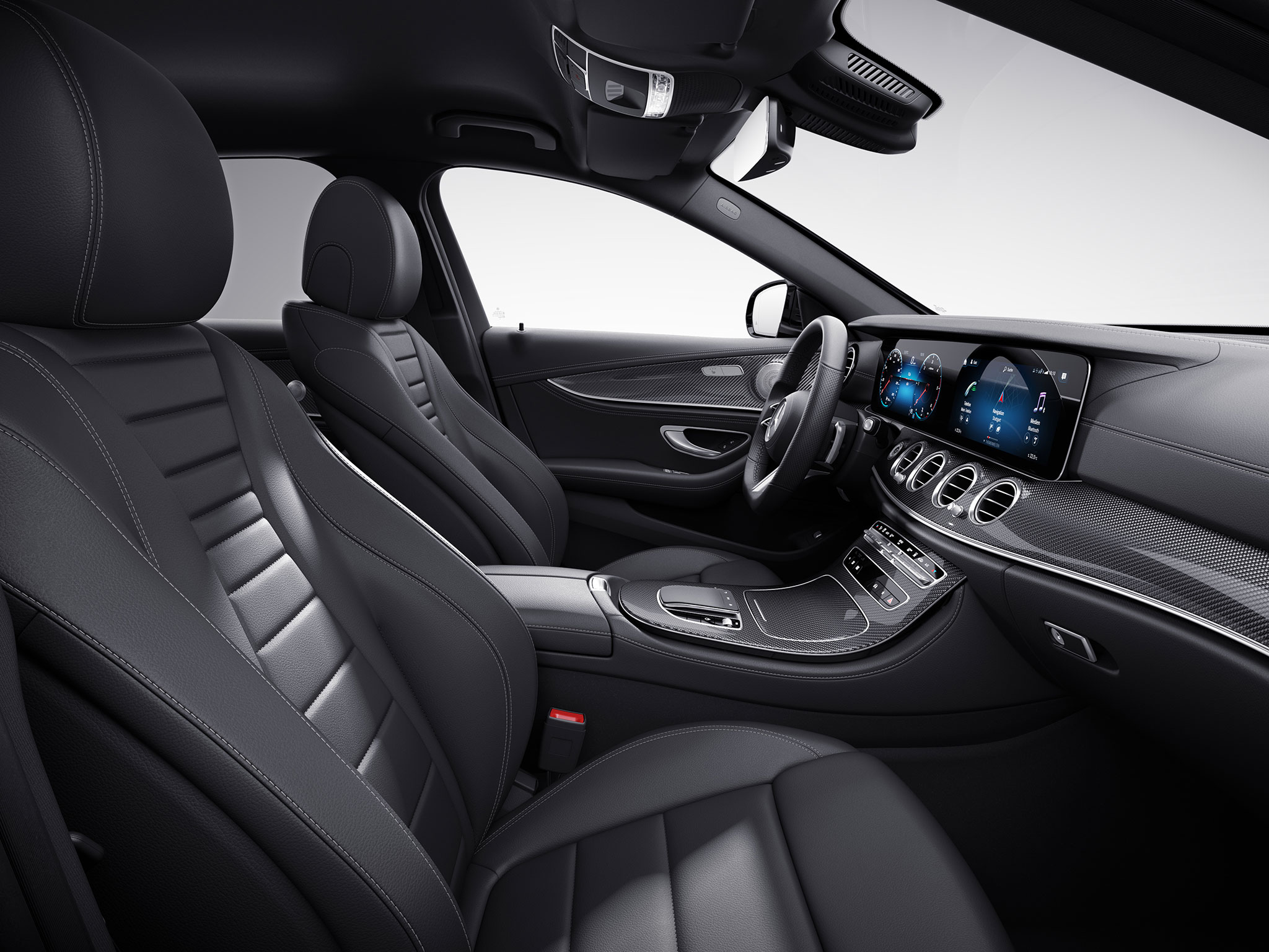 Habitacle de la Mercedes Classe E Berline avec une Sellerie Cuir noir