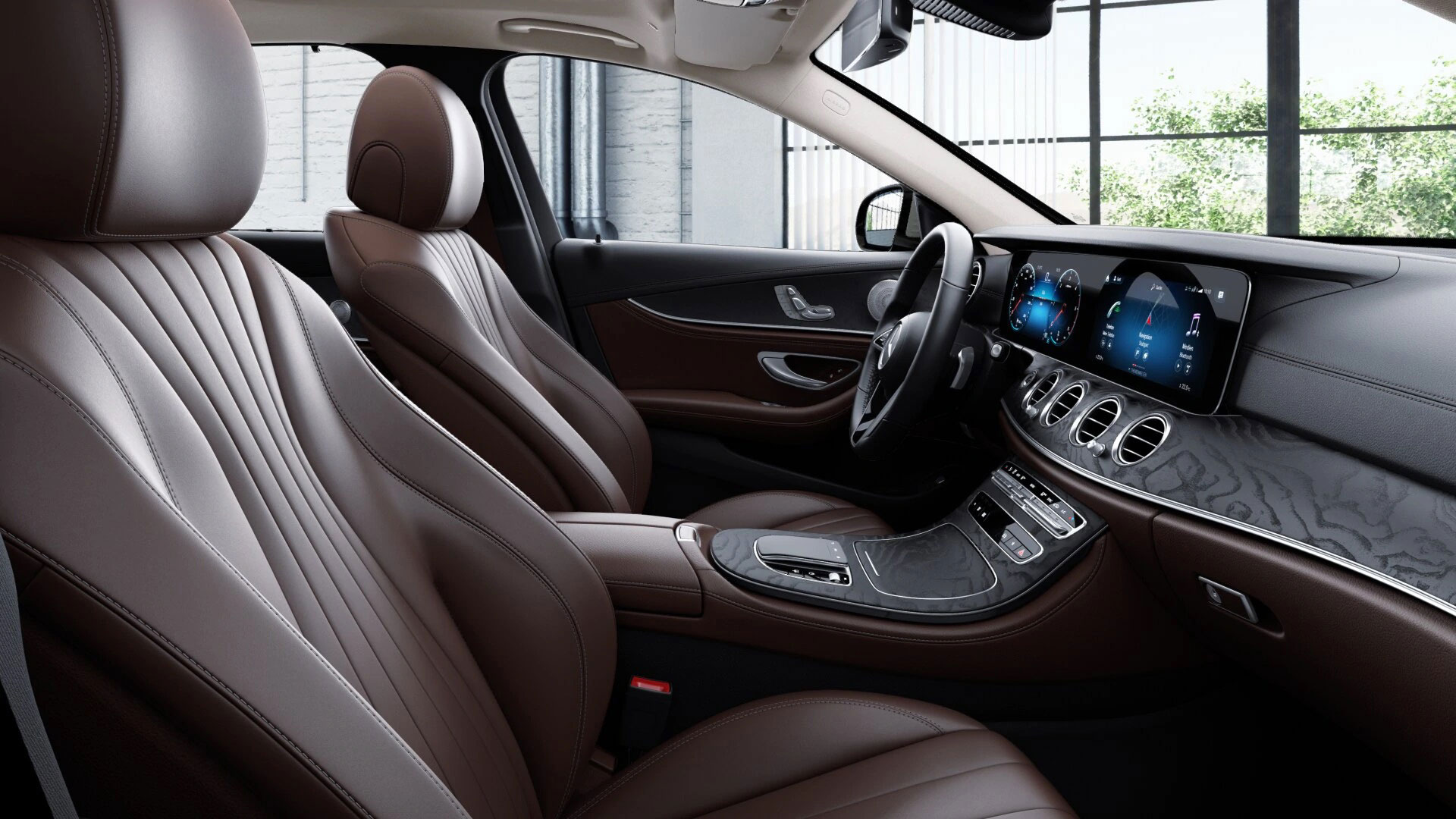 Profil de l’intérieur de la Mercedes  Classe E Berline - Finition Luxury