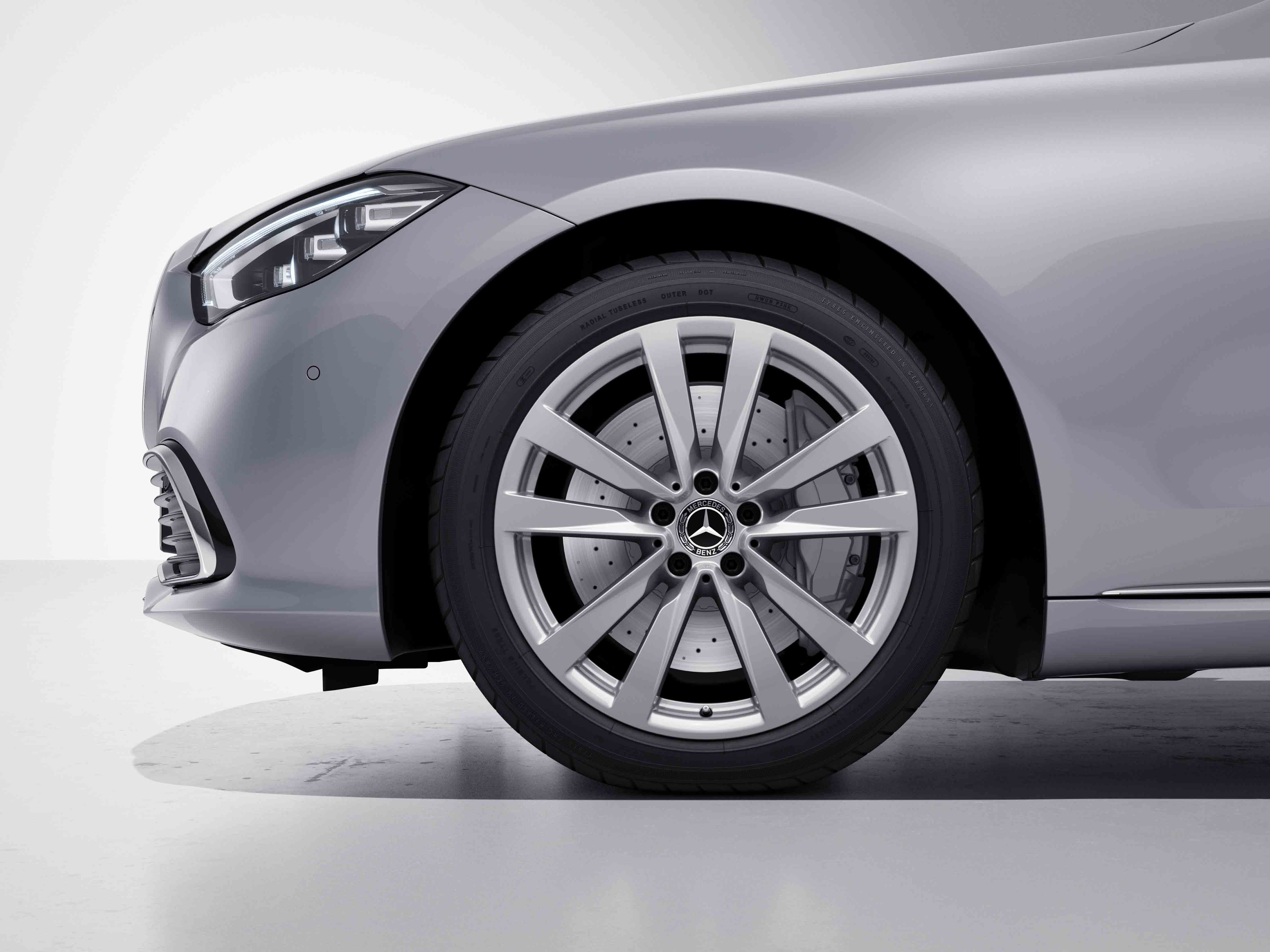 Jantes AMG 20 multibranches de la Mercedes-Benz Classe S Limousine