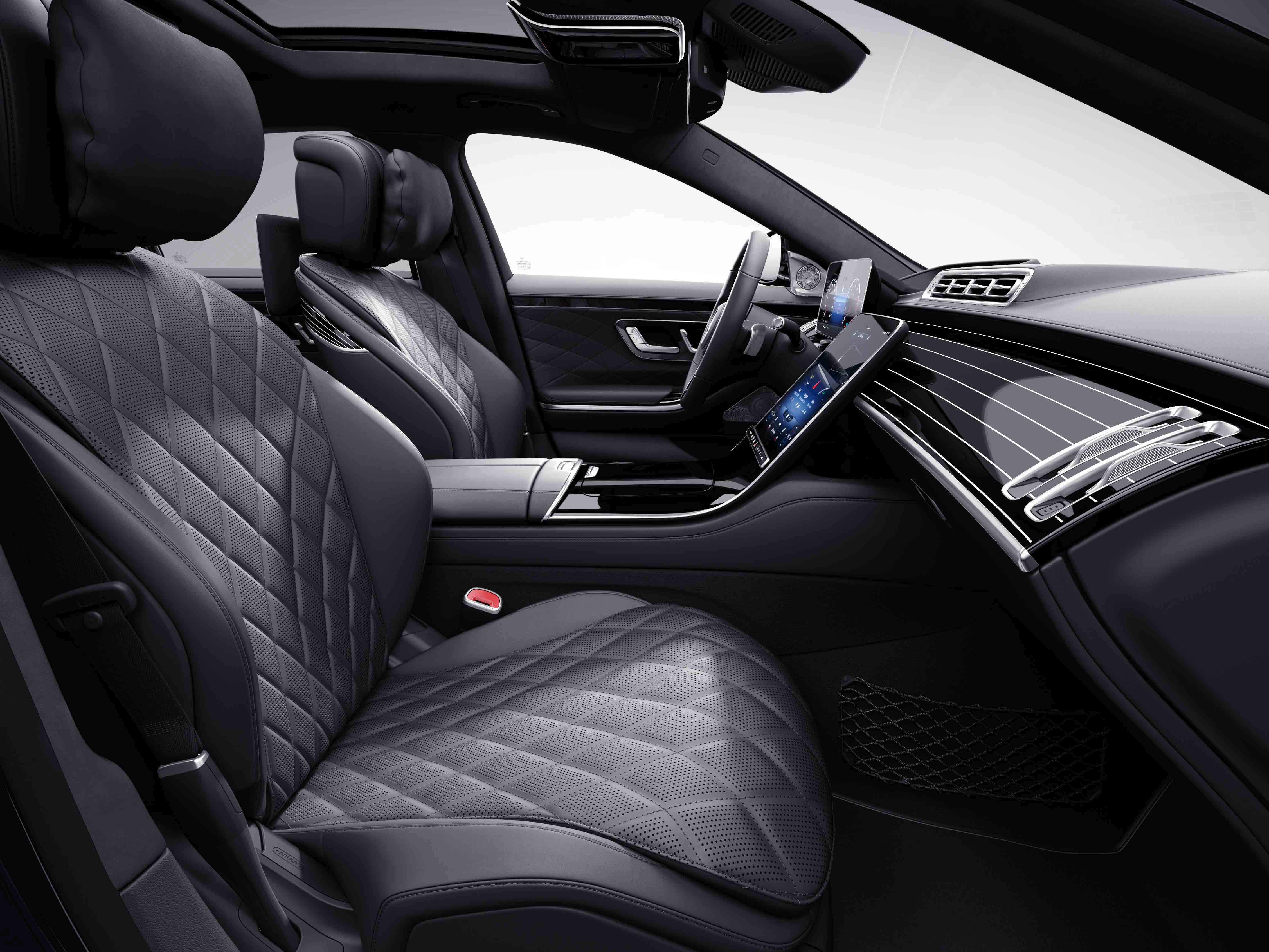 Habitacle de la Mercedes Classe S Limousine avec une sellerie cuir nappa - porcelaine noir