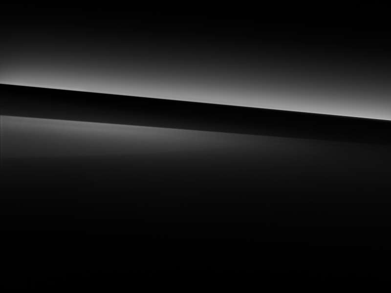 Vue de trois quarts de profil de la Mercedes Classe S Limousine avec la peinture Standard noir