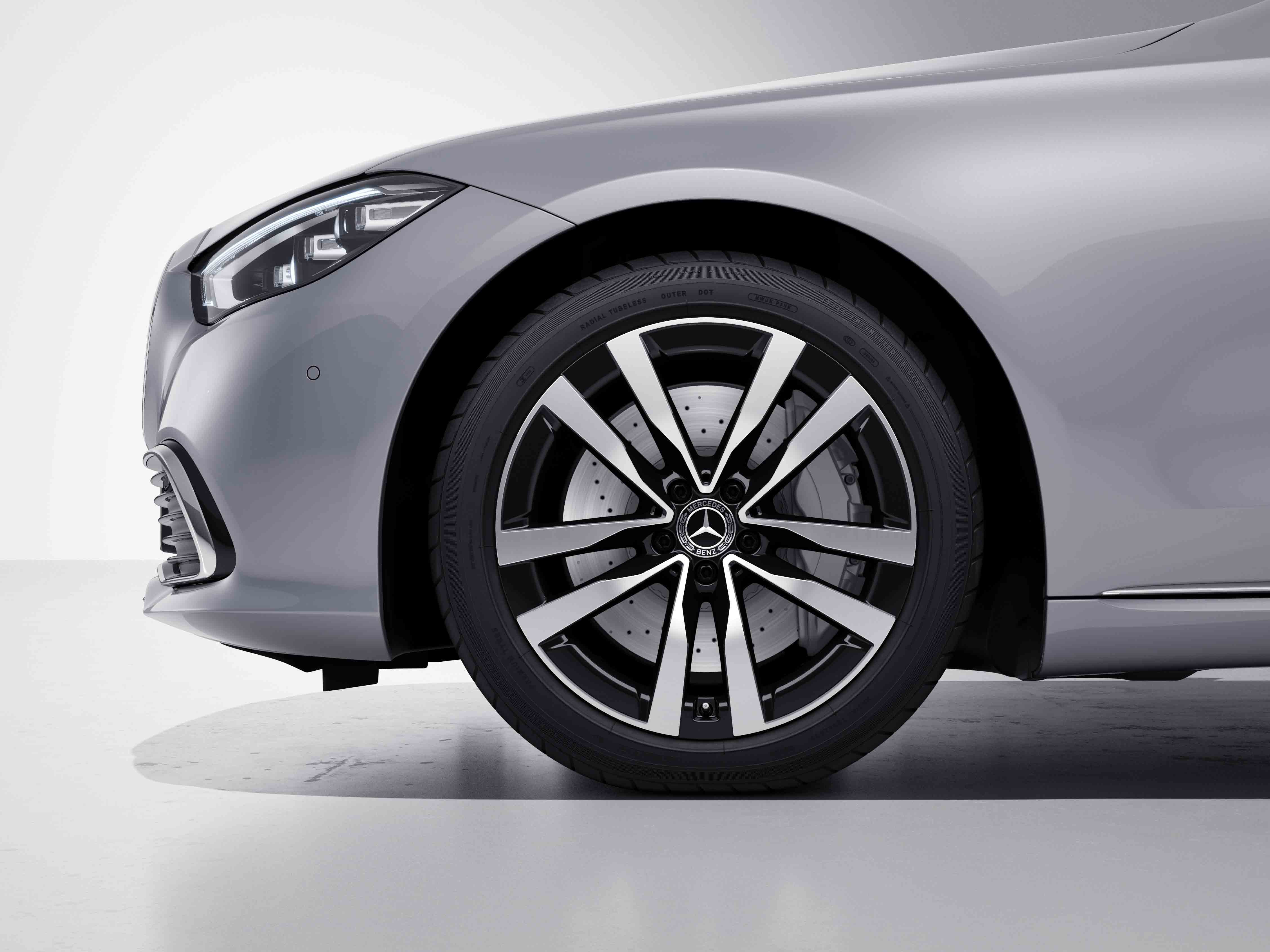 antes 20 multibranches de la Mercedes-Benz Classe S Limousine 