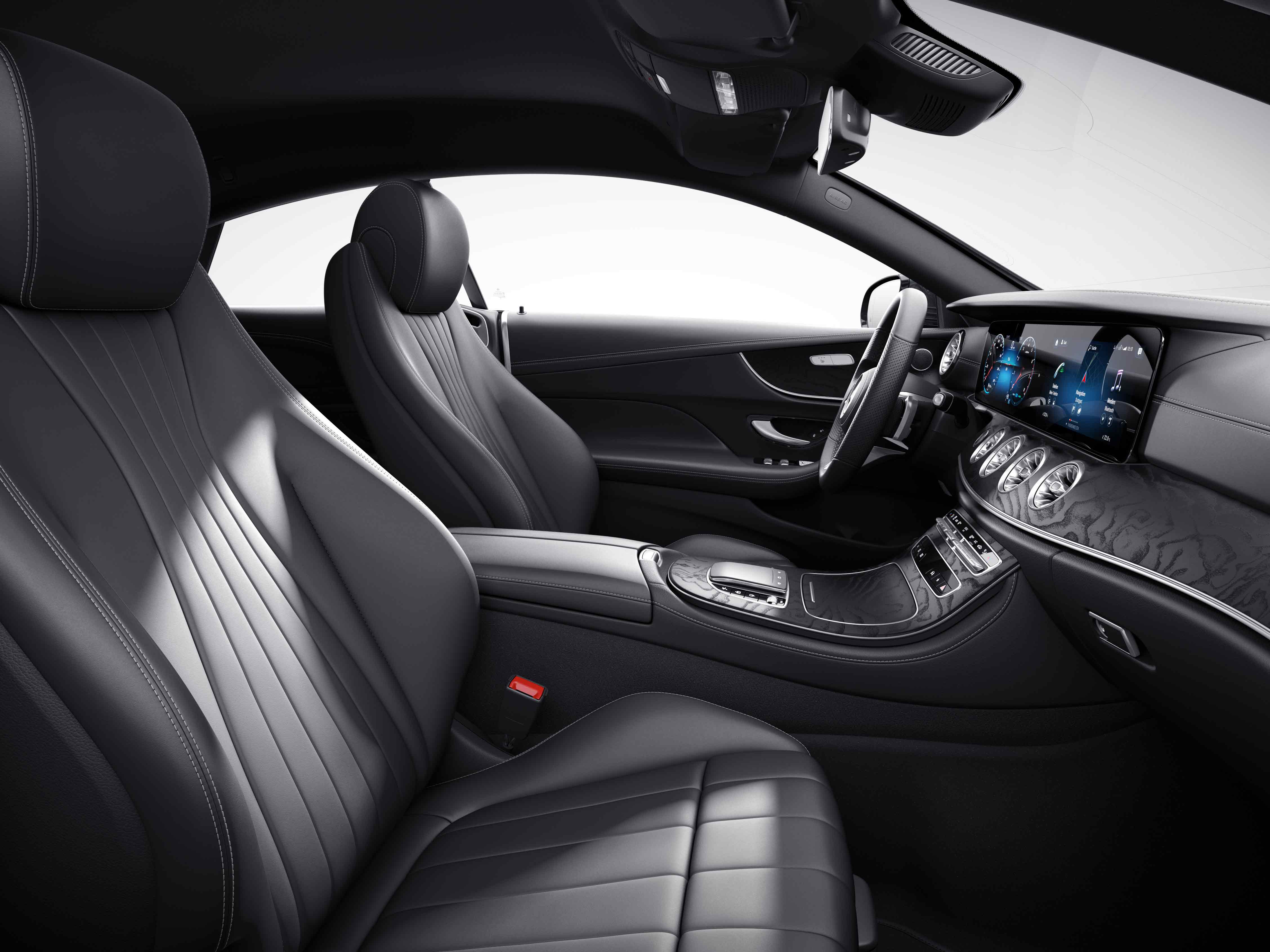 Habitacle de la Mercedes Classe E Coupé avec une Sellerie Cuir - Nappa - noir