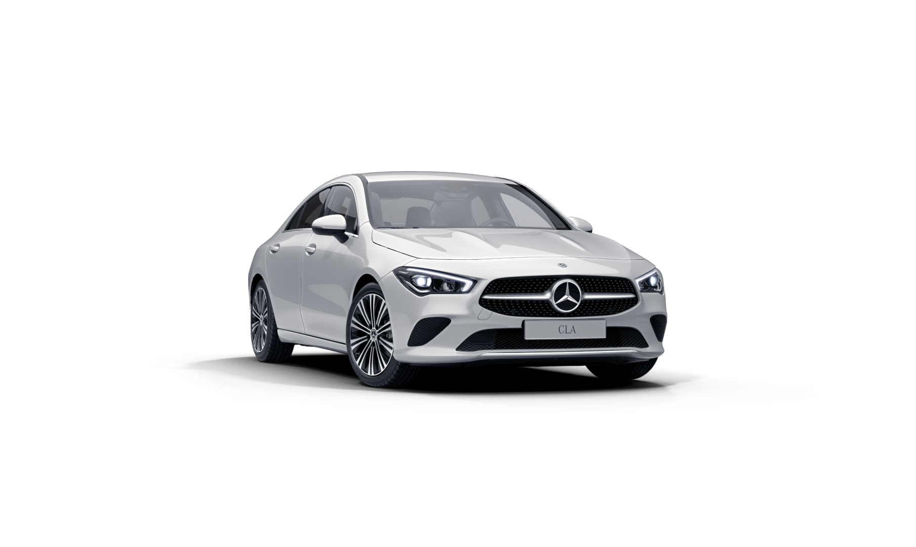 Mercedes Benz CLA Finition Style, Vue de trois quarts de profil de l’avant à l'arrêt